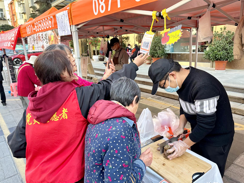 400余家经营主体服务居民20万人 昆明打造21个“一刻钟便民生活圈”试点社区